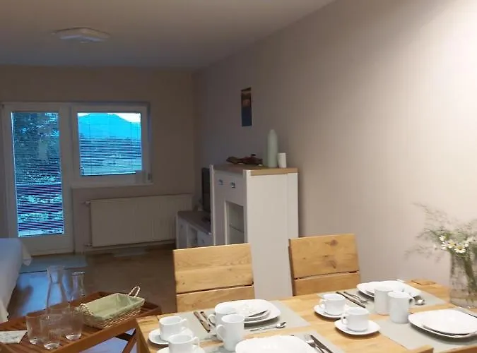 Apartma Arnez * בלד